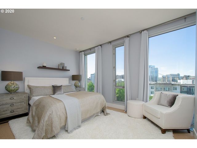 937 Nw GLISAN St 732, Portland, OR 97209