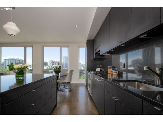 937 Nw GLISAN St 732, Portland, OR 97209