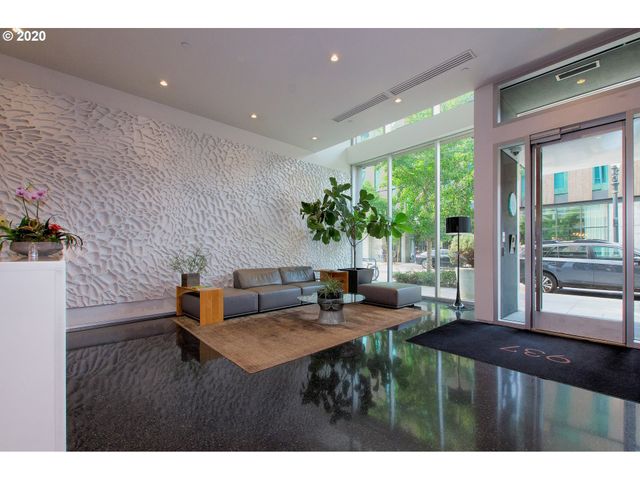 937 Nw GLISAN St 732, Portland, OR 97209