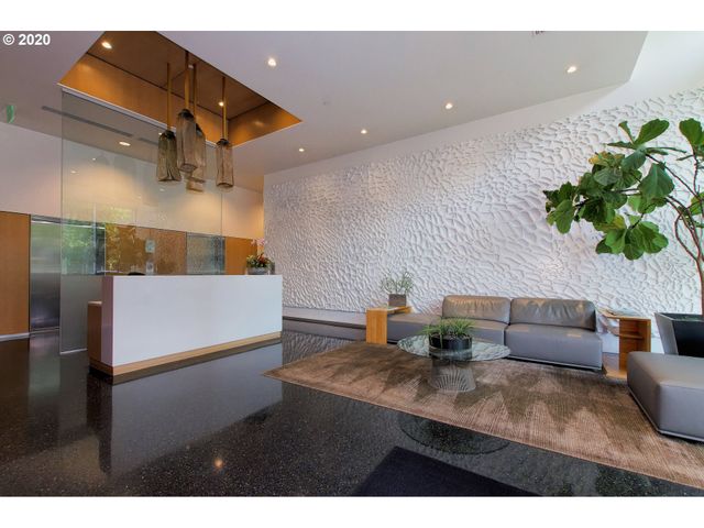 937 Nw GLISAN St 732, Portland, OR 97209