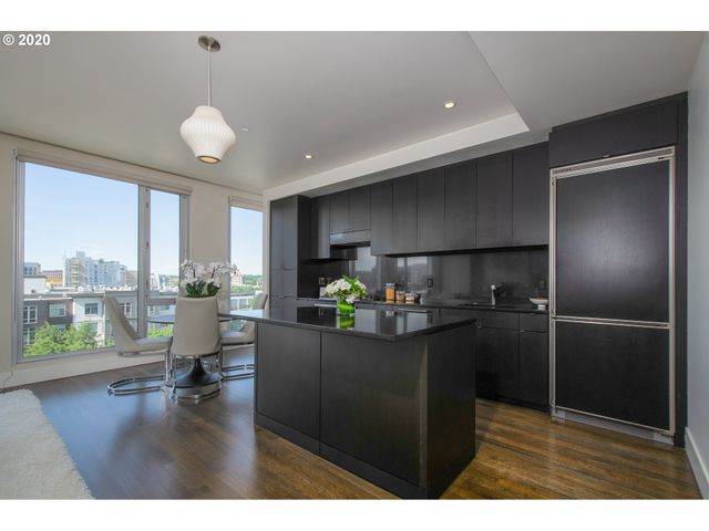 937 Nw GLISAN St 732, Portland, OR 97209