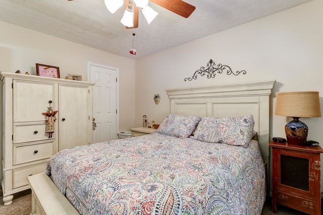 1724 Persimmon Court, Florence, KY 41042