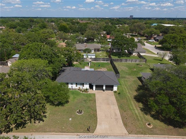 3613 Oak Ridge, Bryan, TX 77802