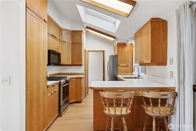 16226 NE 57th Street, Redmond, WA 98065