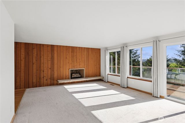 16226 NE 57th Street, Redmond, WA 98065