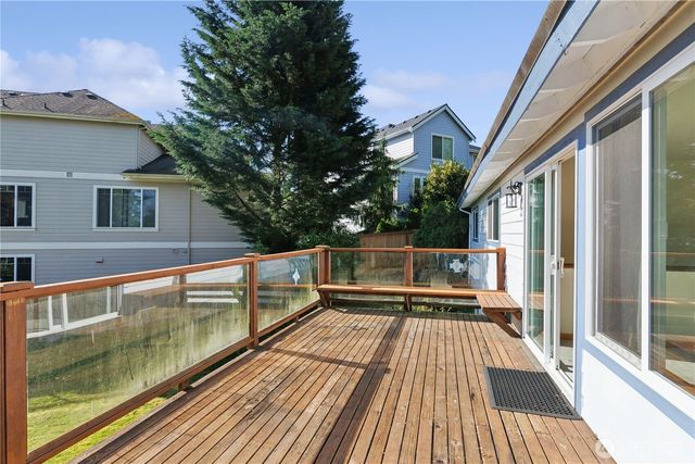 16226 NE 57th Street, Redmond, WA 98065