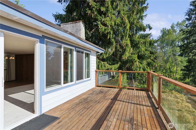 16226 NE 57th Street, Redmond, WA 98065
