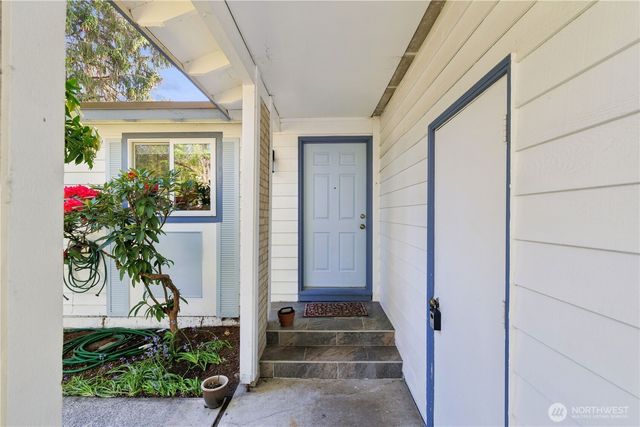 16226 NE 57th Street, Redmond, WA 98065