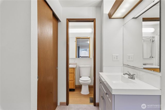 16226 NE 57th Street, Redmond, WA 98065