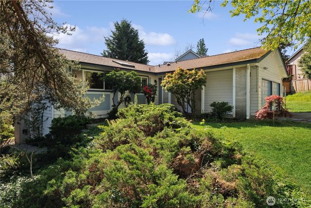 16226 NE 57th Street, Redmond, WA 98065