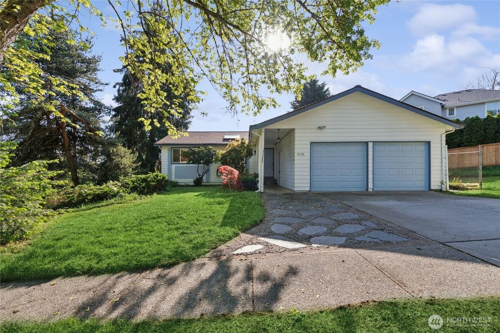 16226 NE 57th Street, Redmond, WA 98065