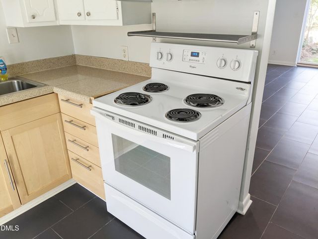 220 Elizabeth Street Apt B6, Chapel Hill, NC 27514