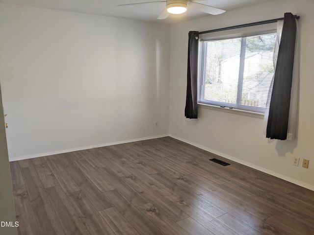220 Elizabeth Street Apt B6, Chapel Hill, NC 27514