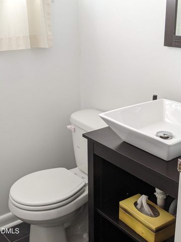 220 Elizabeth Street Apt B6, Chapel Hill, NC 27514