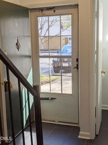 220 Elizabeth Street Apt B6, Chapel Hill, NC 27514