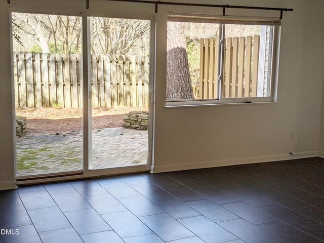 220 Elizabeth Street Apt B6, Chapel Hill, NC 27514