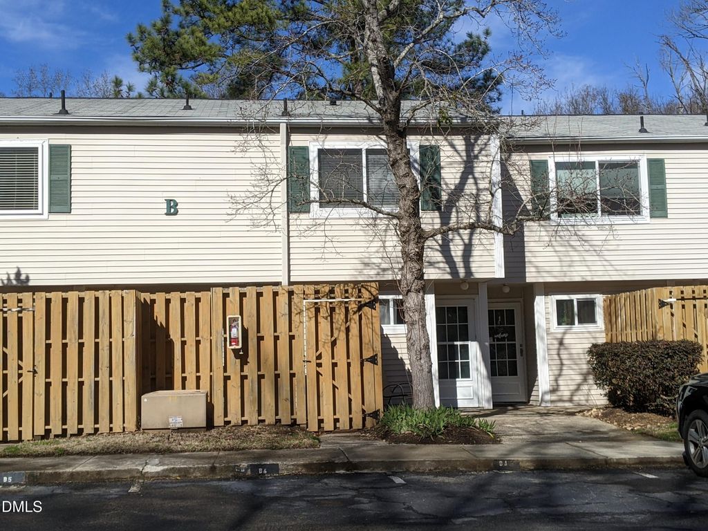220 Elizabeth Street Apt B6, Chapel Hill, NC 27514