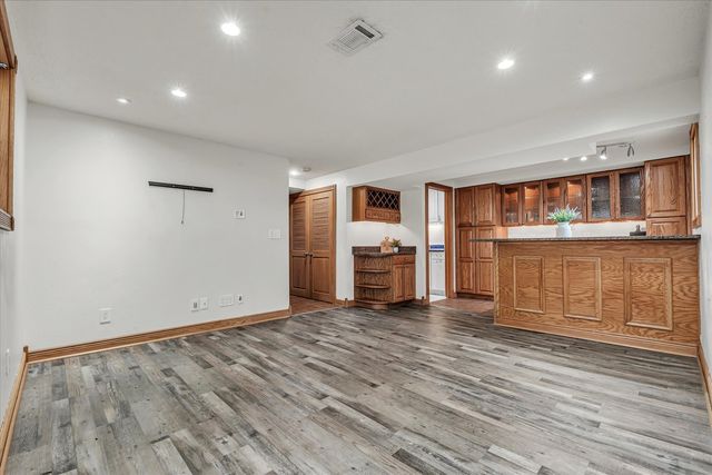 2207 Waveland Drive, Bettendorf, IA 52722