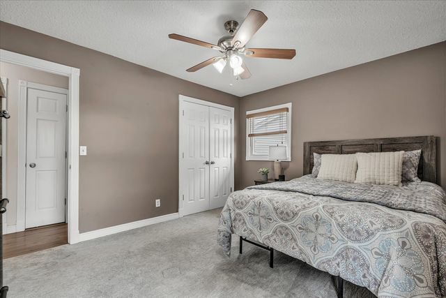 2207 Waveland Drive, Bettendorf, IA 52722