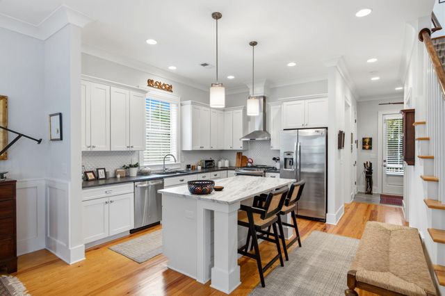 881 Ashley Avenue, Charleston, SC 29403