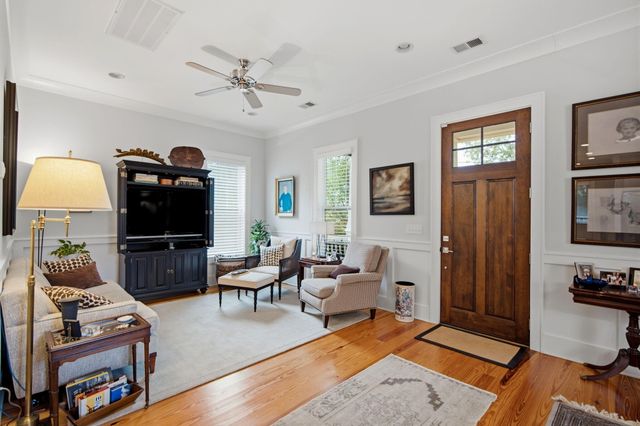 881 Ashley Avenue, Charleston, SC 29403