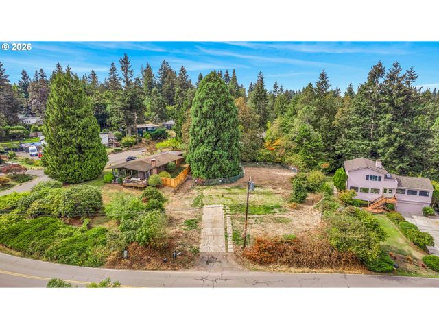 2665 HILLCREST Dr, West Linn, OR 97068