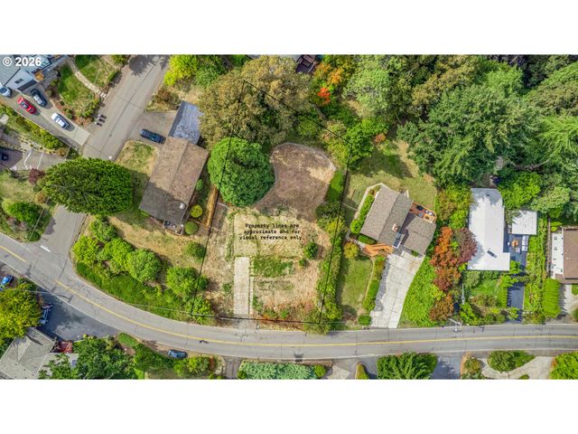 2665 HILLCREST Dr, West Linn, OR 97068
