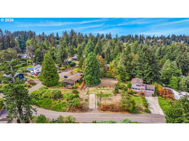 2665 HILLCREST Dr, West Linn, OR 97068