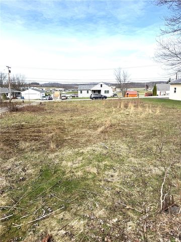 632 Charles Houck Rd, Unity Twp, PA 15650