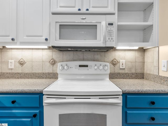 215 Arbours Commons Court, Spartanburg, SC 29307