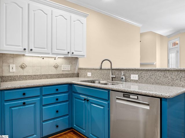 215 Arbours Commons Court, Spartanburg, SC 29307