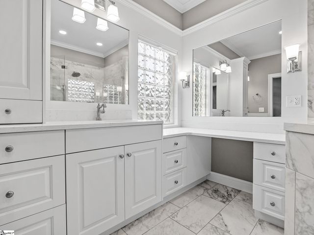 215 Arbours Commons Court, Spartanburg, SC 29307