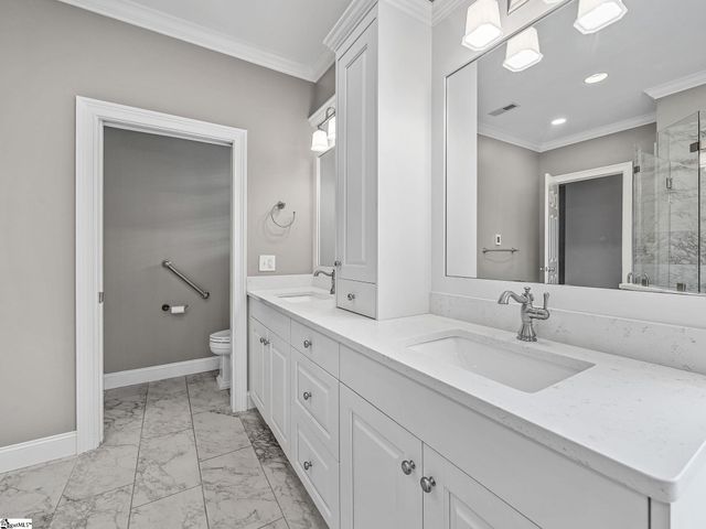 215 Arbours Commons Court, Spartanburg, SC 29307