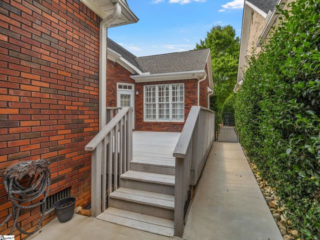 215 Arbours Commons Court, Spartanburg, SC 29307