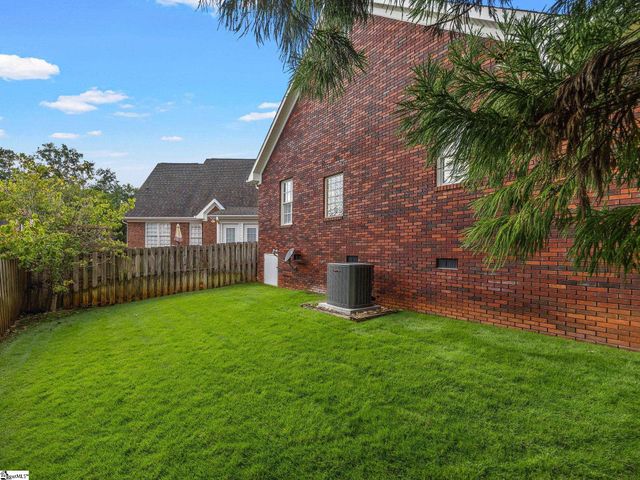 215 Arbours Commons Court, Spartanburg, SC 29307
