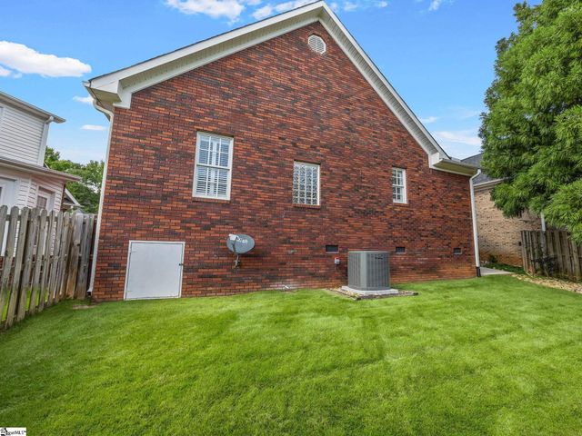215 Arbours Commons Court, Spartanburg, SC 29307