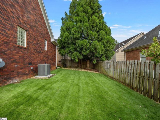 215 Arbours Commons Court, Spartanburg, SC 29307