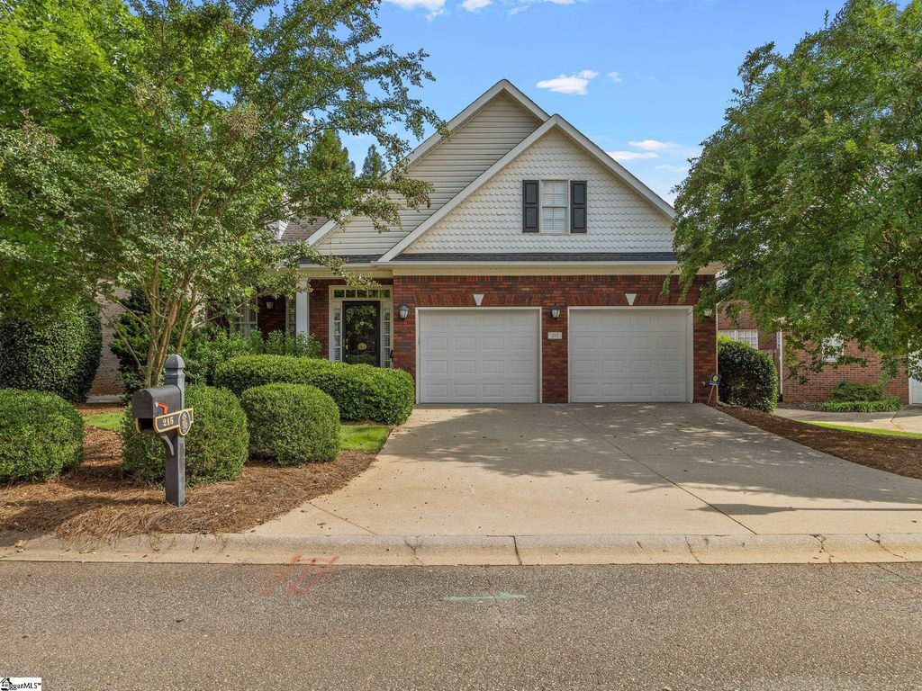 215 Arbours Commons Court, Spartanburg, SC 29307