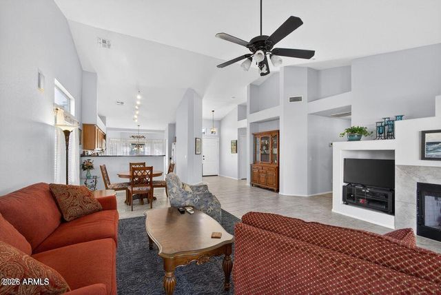 552 E JASPER Drive, Gilbert, AZ 85296