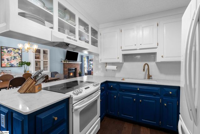 1067 Summit Drive, Greenville, SC 29609