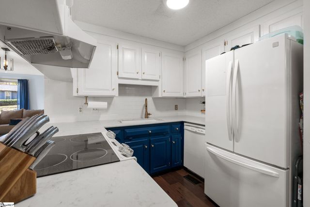 1067 Summit Drive, Greenville, SC 29609