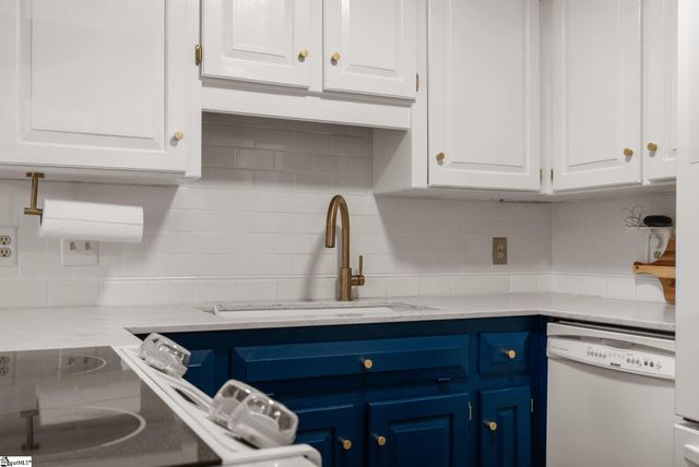 1067 Summit Drive, Greenville, SC 29609