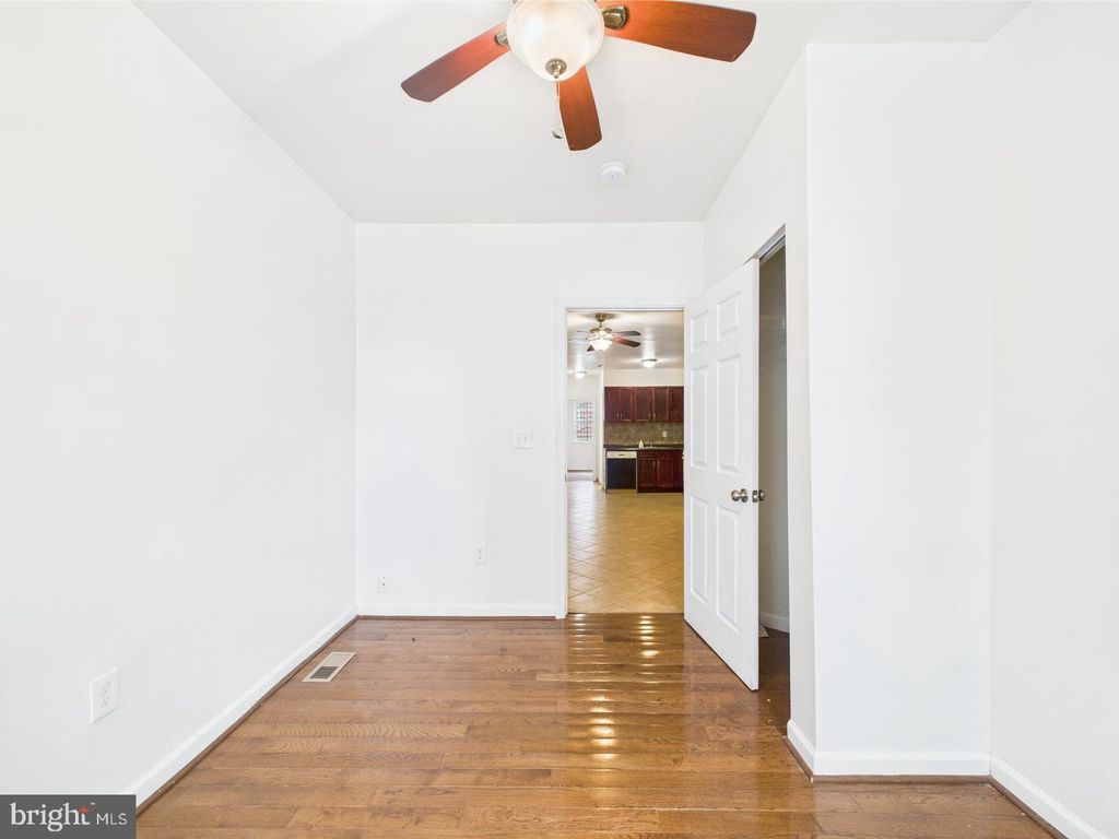 521 N 35TH ST, PHILADELPHIA, PA 19104 — photo 3