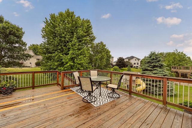 2482 Crimson Ridge Circle NW, Rochester, MN 55901