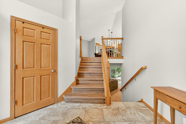 2482 Crimson Ridge Circle NW, Rochester, MN 55901