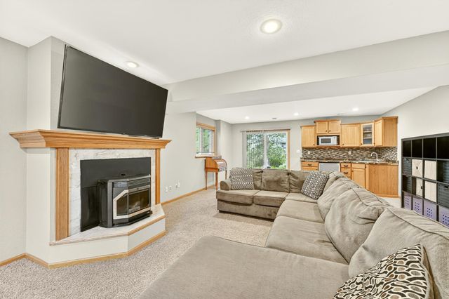 2482 Crimson Ridge Circle NW, Rochester, MN 55901