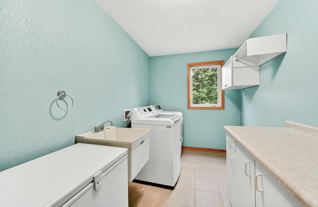 2482 Crimson Ridge Circle NW, Rochester, MN 55901
