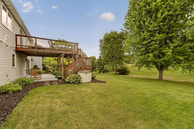 2482 Crimson Ridge Circle NW, Rochester, MN 55901