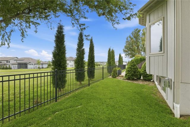 17333 Hauser Street, Overland Park, KS 66221