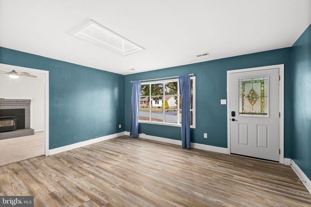 10312 MEADOWVIEW DR, Fredericksburg, VA 22408